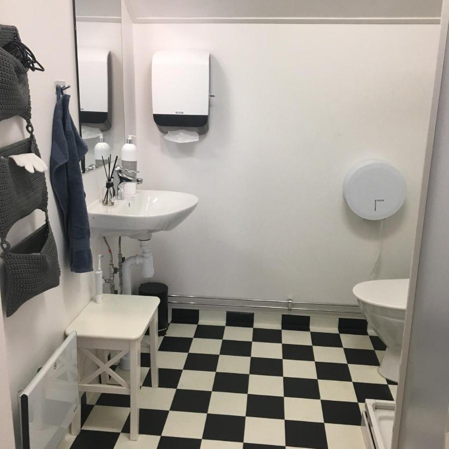 Jaernvaegshotellet B&B Скара Екстериор снимка