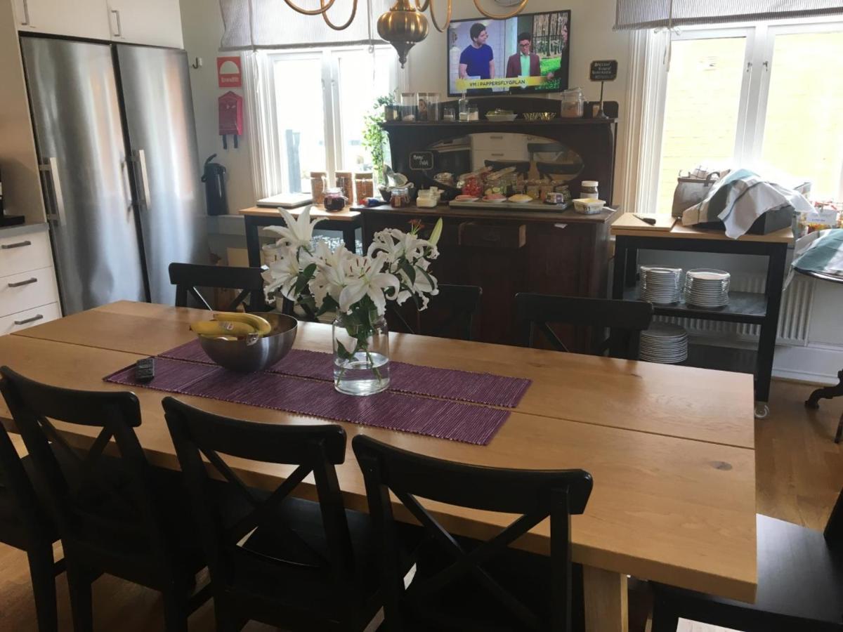 Jaernvaegshotellet B&B Скара Екстериор снимка