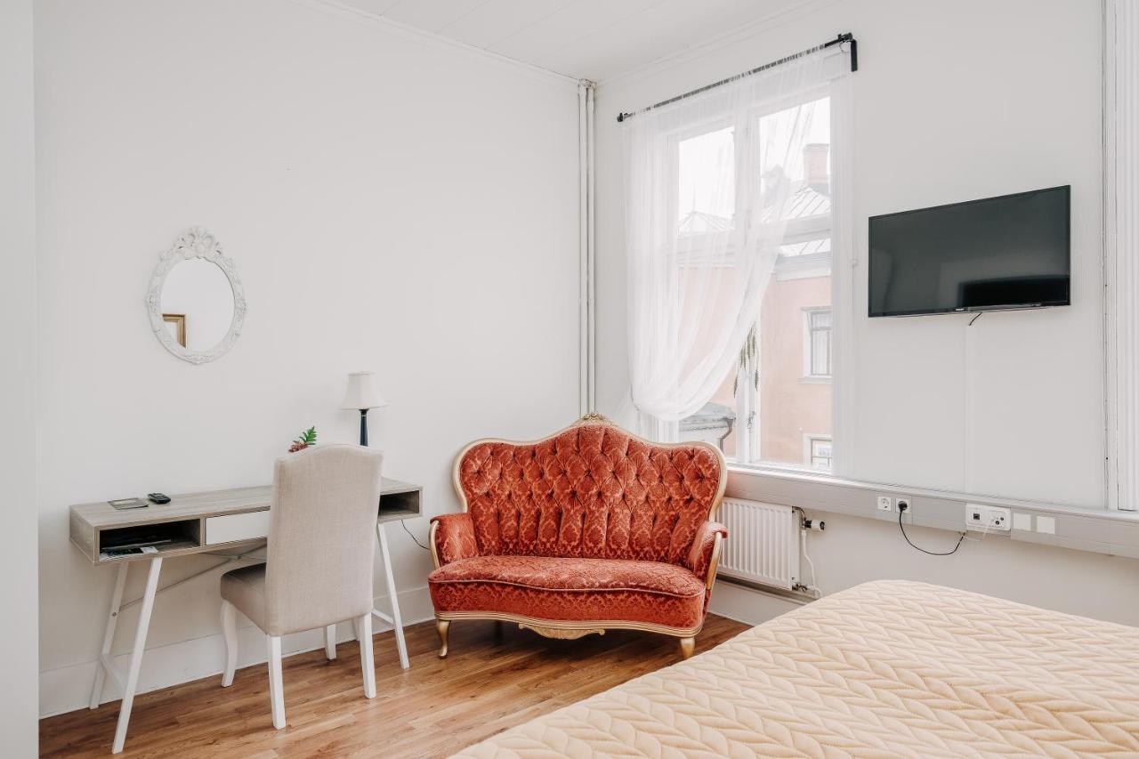 Jaernvaegshotellet B&B Скара Екстериор снимка