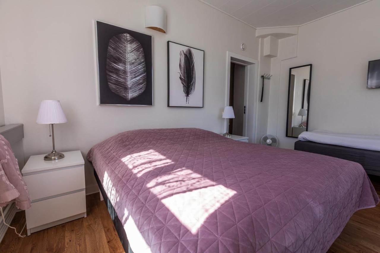 Jaernvaegshotellet B&B Скара Екстериор снимка