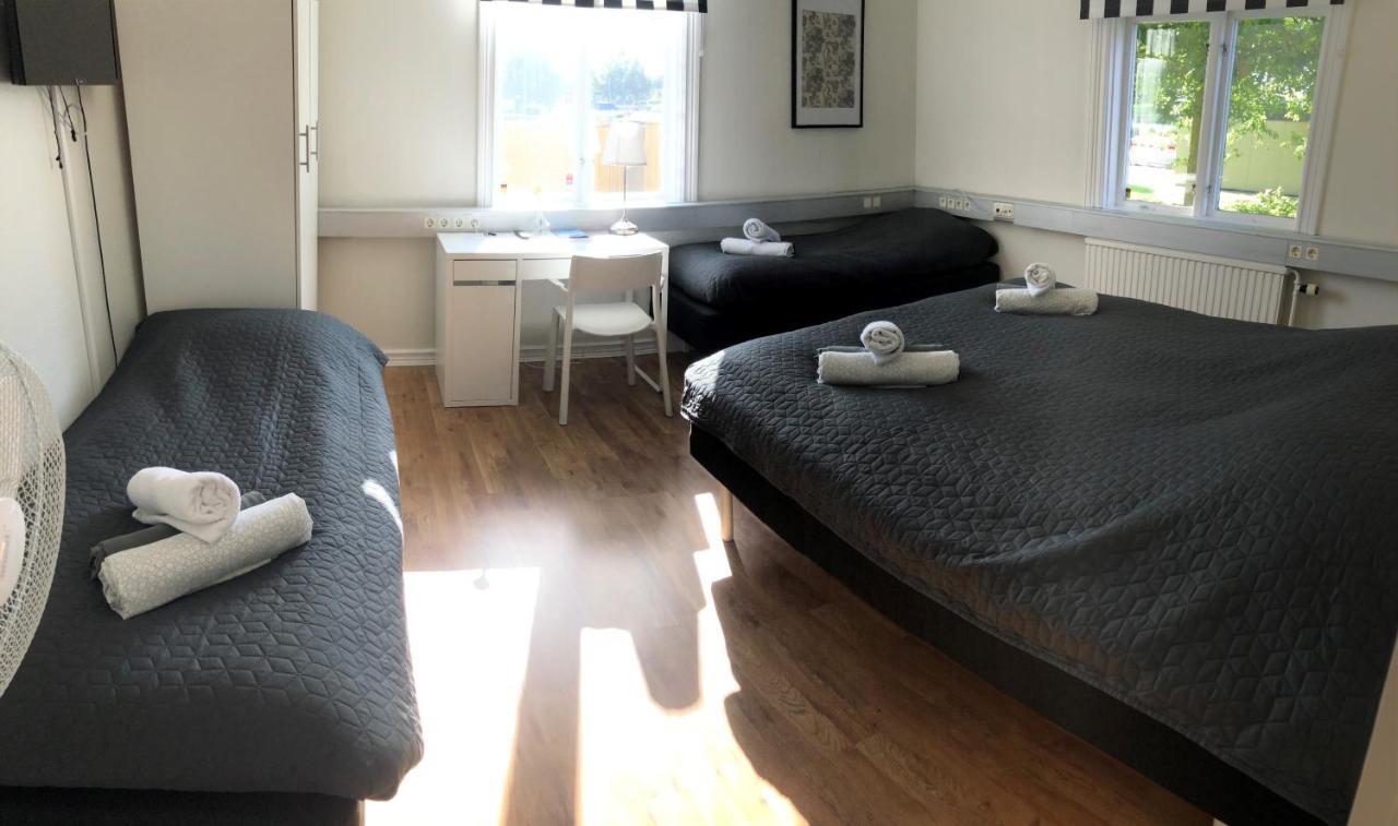 Jaernvaegshotellet B&B Скара Екстериор снимка