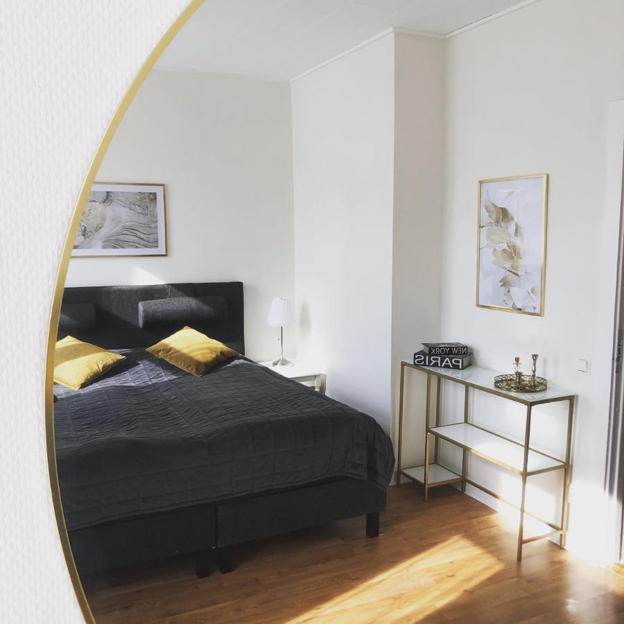 Jaernvaegshotellet B&B Скара Екстериор снимка