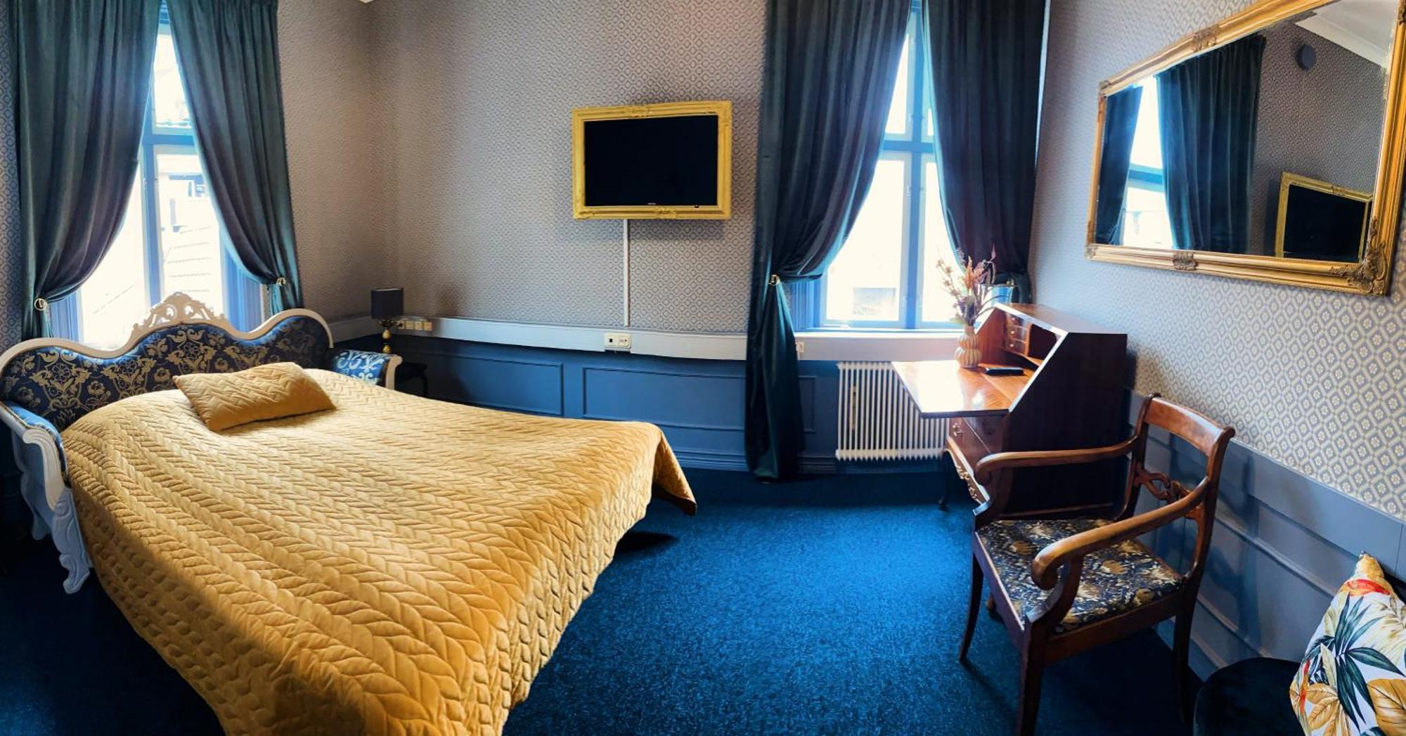 Jaernvaegshotellet B&B Скара Екстериор снимка